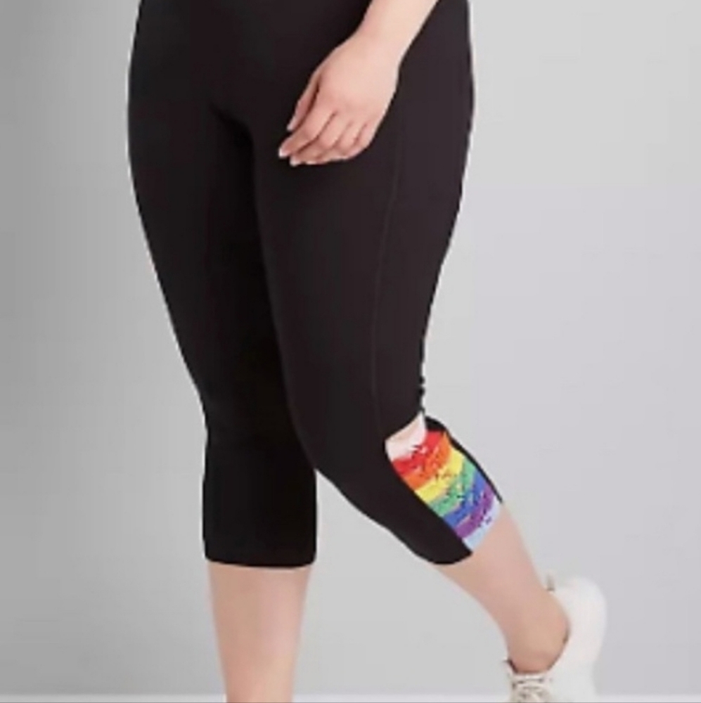 Livi Active | Black Capri Rainbow Cuff Legging